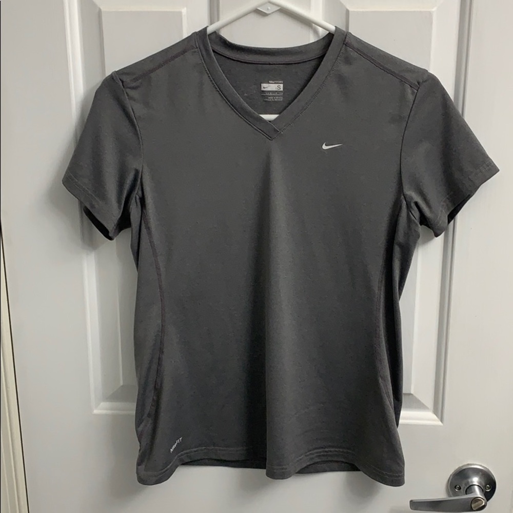 Women’s gray Nike v-neck short sleeve size small